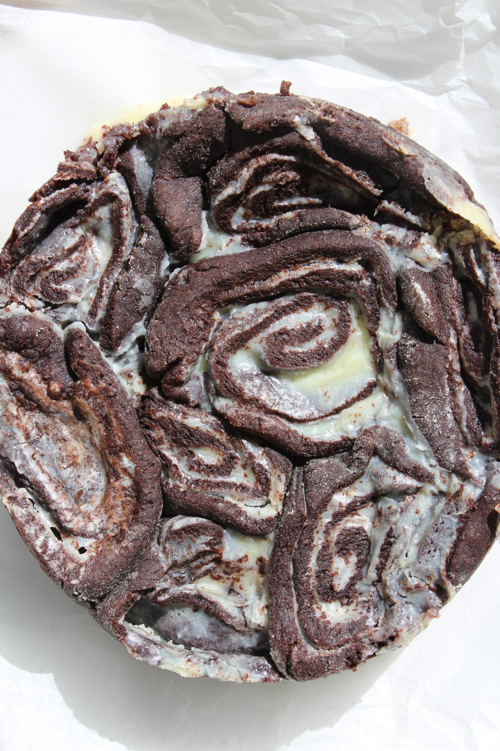 עוגת עוגיות שושנים בצק שוקולד קקאו במילוי גנאש שוקולד לבן (עוגת עוגיות אמסטרדם)